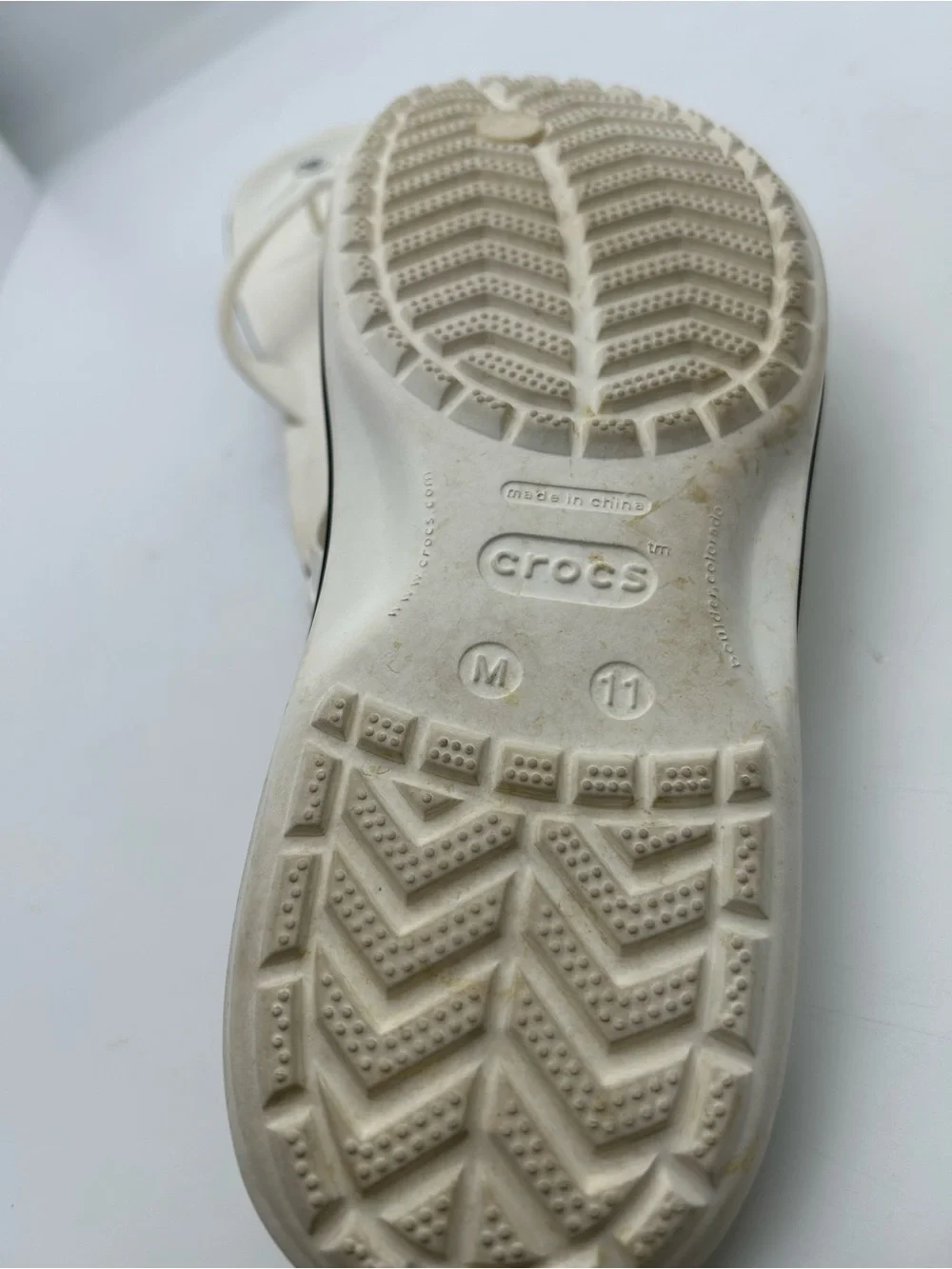 Men’s Crocs White Flip Flop Sandals size 11